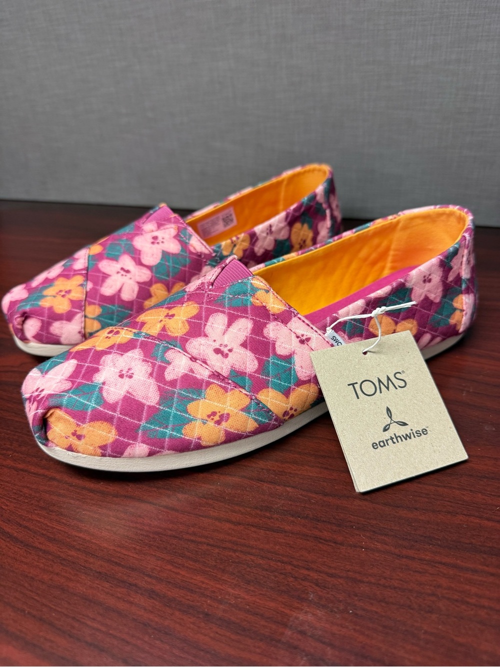 TOMS Classic Canvas Flowers Women's Shoes Size 11